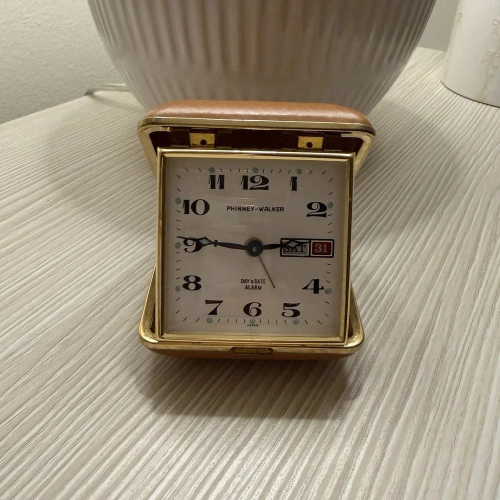 Phinney Walker Day & Date Alarm Windup Clock Tan Case Japan Vintage‎ 1950s works